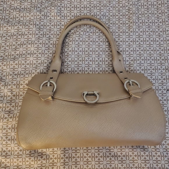 Salvatore Ferragamo Gancini Handbag. - Picture 16 of 16